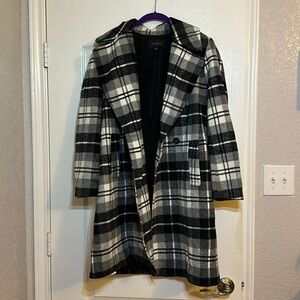 Ann Taylor women’s coat in EUC.  Size S.  Smoke free, pet free home.